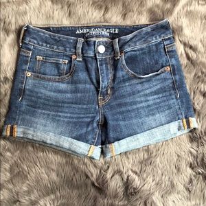American Eagle Midi shorts